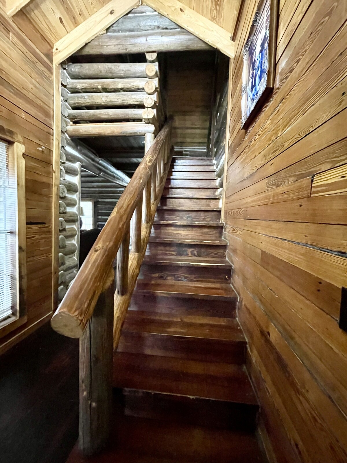 Rustic Bridal Log Cabin overlooking the lake