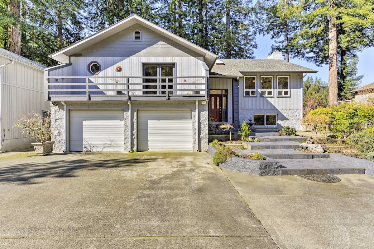 Riverfront Crescent City Home, 8 Mi to Beach!