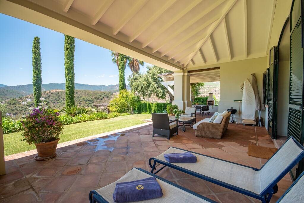 Villa private and with security 24h