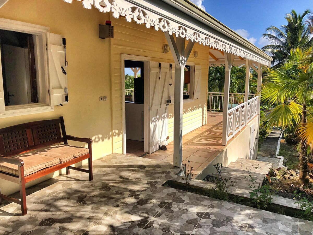 Villa Cajou 3 chambres, piscine, vue mer à 400 m