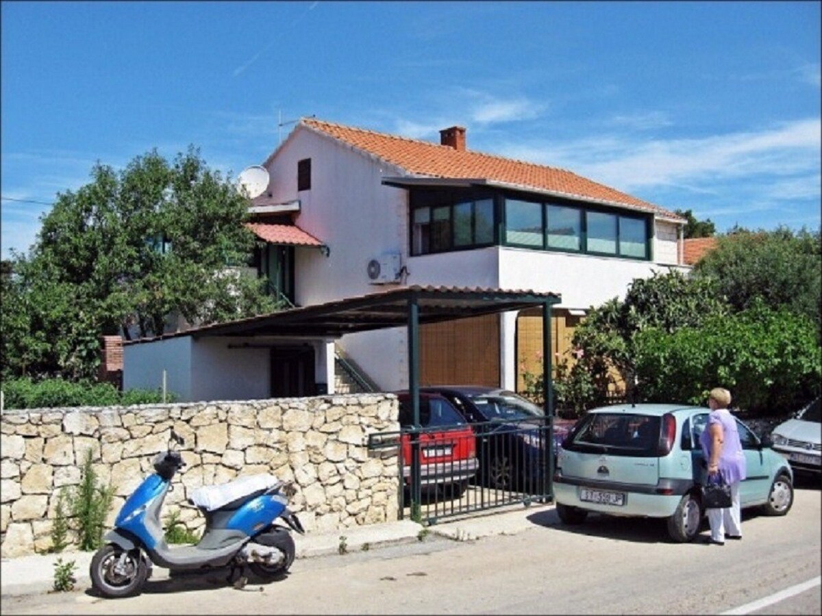 Vrilo公寓-距离海边A1 （ 4 +2 ） Supetar 30米