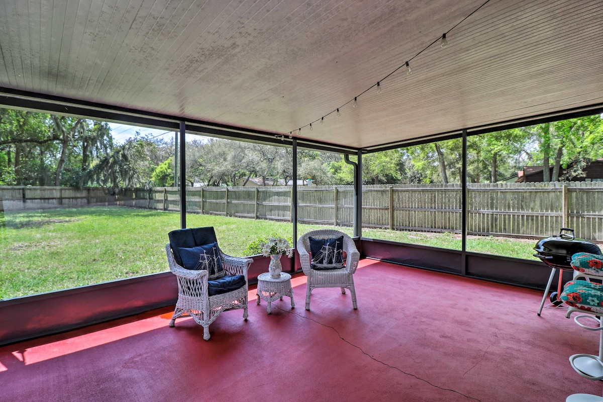 Pet-Friendly Florida Home - Grill & Fenced-In Yard