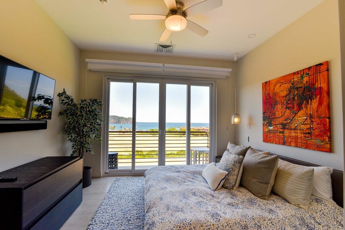 Ocean View modern Miramar 3 bdr 3 bath