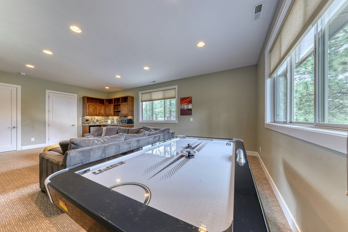 Eco-Friendly 5BR Mountainview | Chef's Kitchen