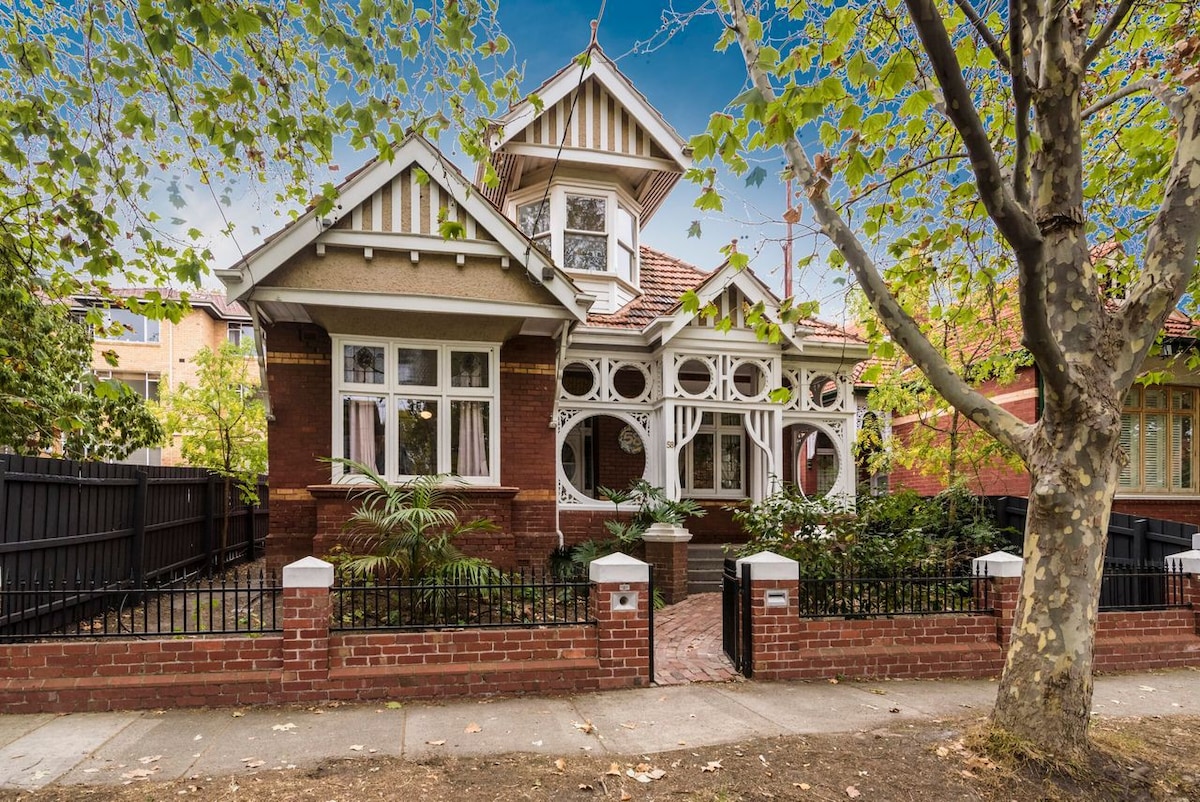 Elwood Eclectic Gem Walk to St Kilda beach