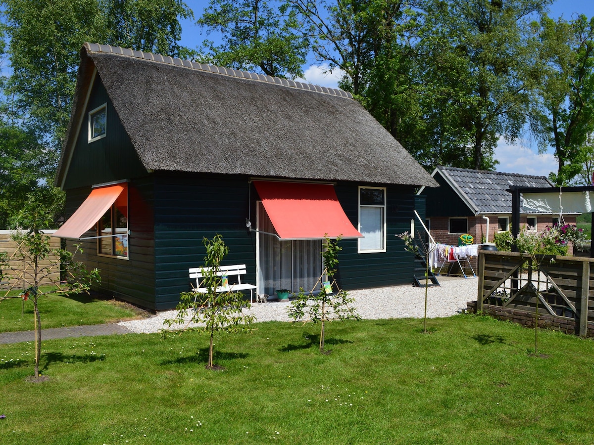 靠近Giethoorn和Weerribben-Wieden国家公园（ Weerribben-Wieden National Park ）的舒适房源，可提供船（租赁）