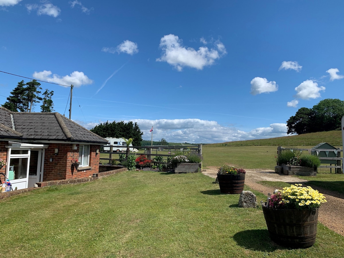 Queen Bower Farm Lodge