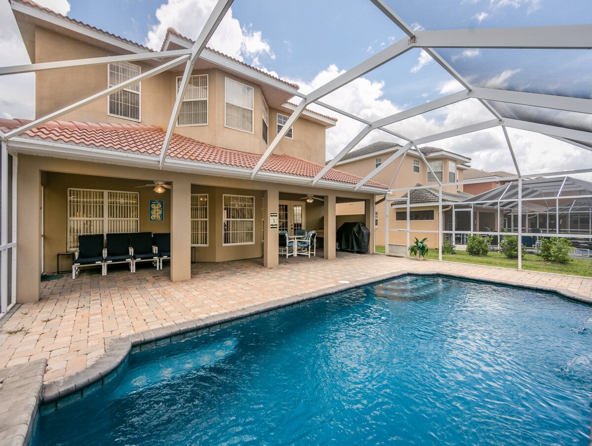 Heated Pool - Close to Attractions