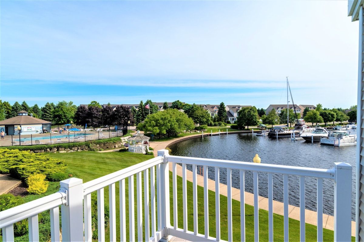 Quiet Waters - Waterfront Condo on Harbor