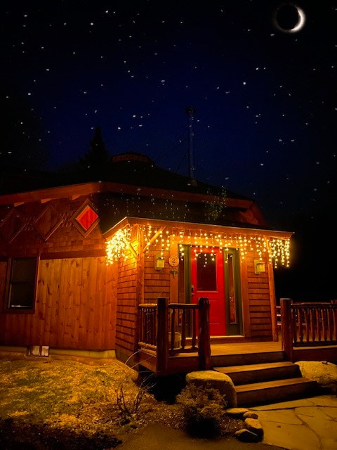 OR Stunning 'yurt' home, hot tub, beach, skiing