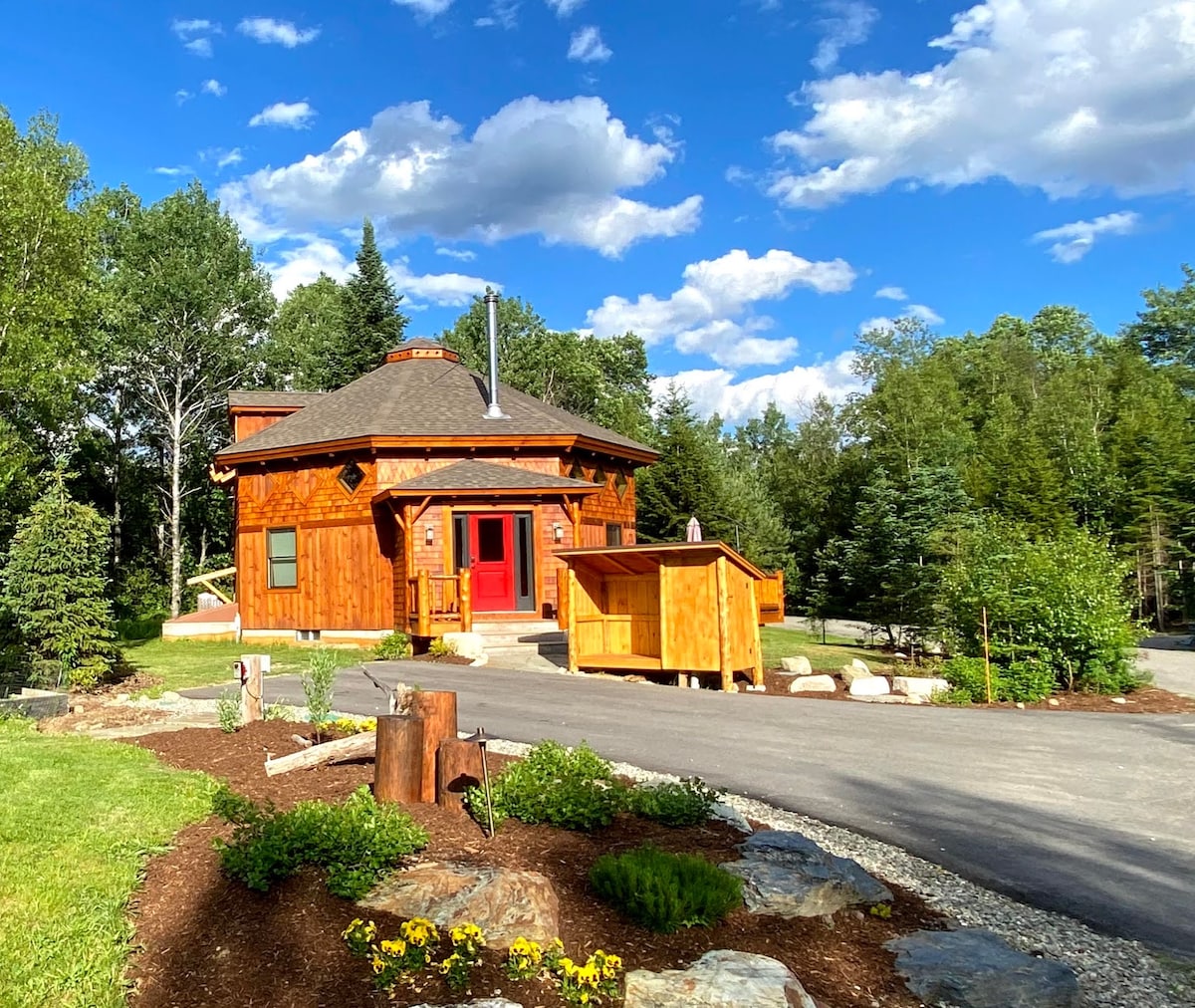 OR Stunning 'yurt' home, hot tub, beach, skiing