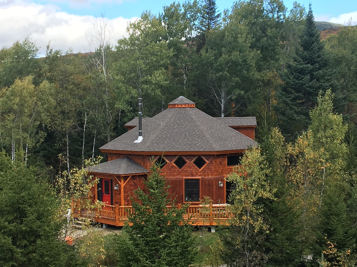 OR Stunning 'yurt' home, hot tub, beach, skiing