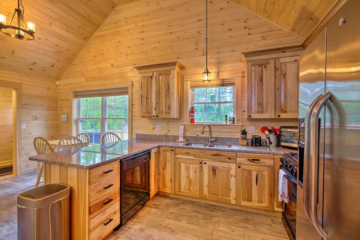 Waterfront Davis Pond Cabin w/ Dock + Kayaks!