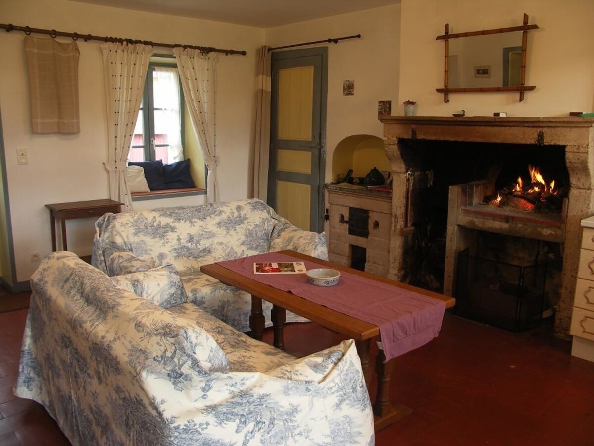 Gite Pervenchères ， 3间卧室，可供6人入住。