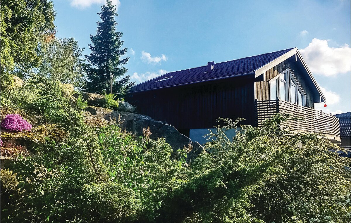 Beautiful home in Henån with 2 Bedrooms and WiFi