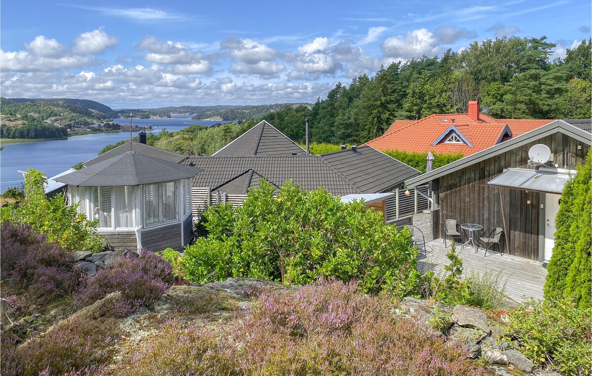 Beautiful home in Henån with 2 Bedrooms and WiFi