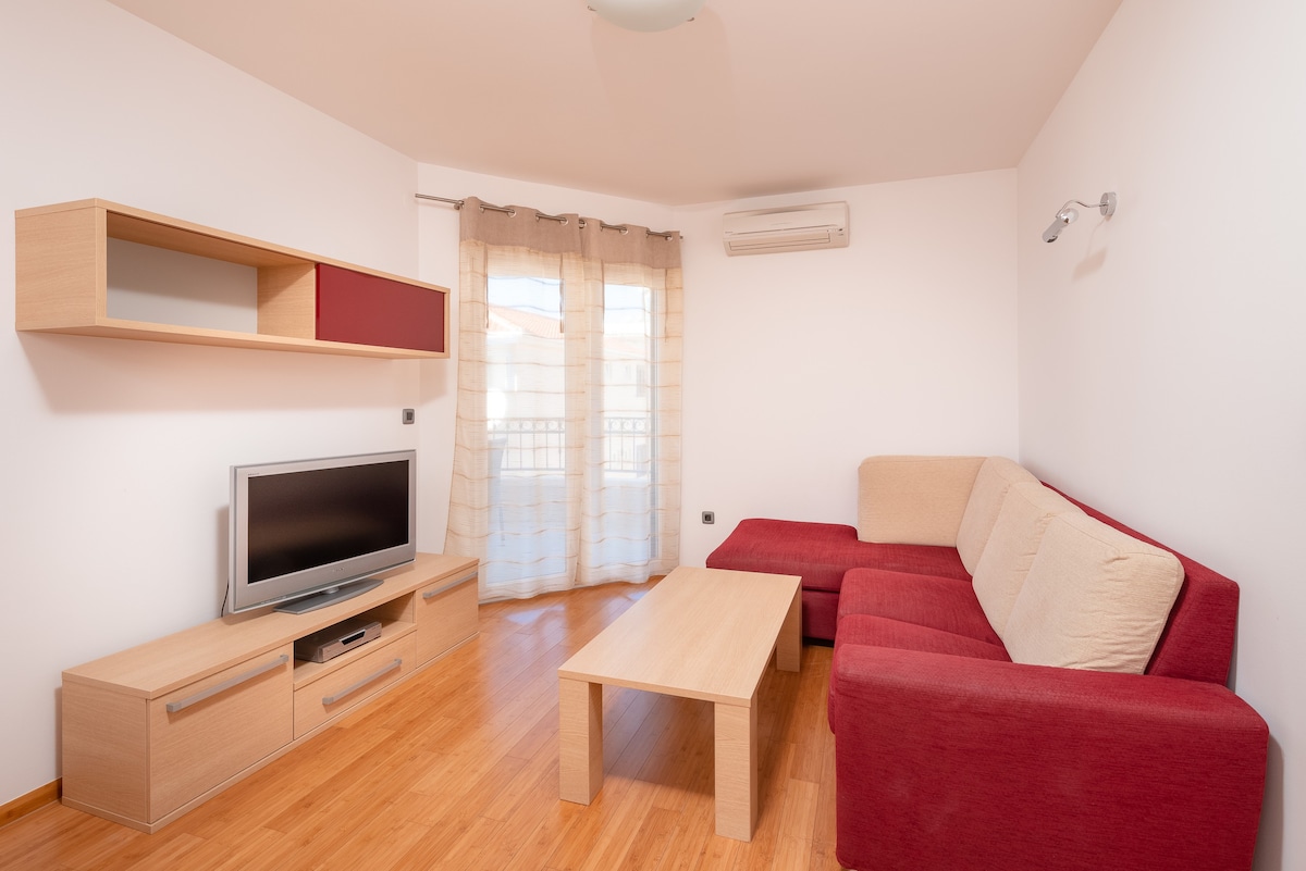 A-3193-l Two bedroom apartment with balcony and
