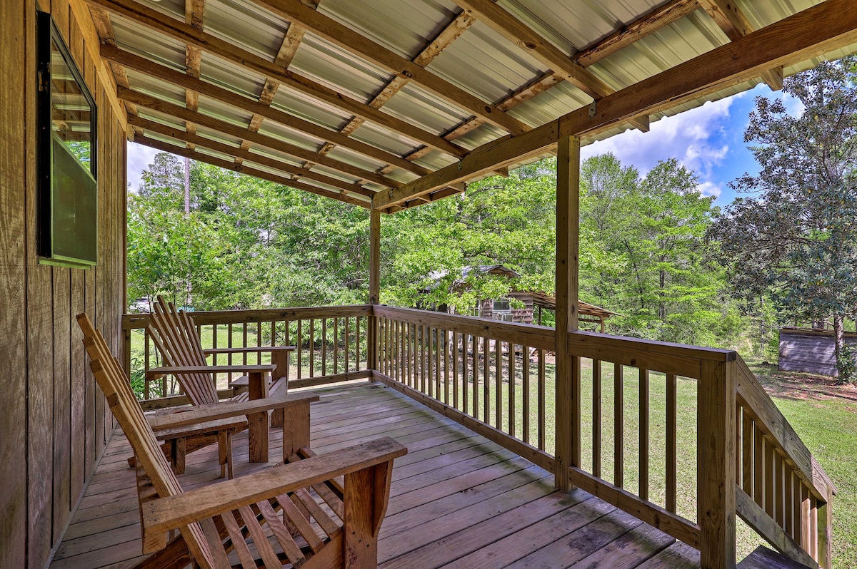 Secluded Cabin w/Pond - 37 Mi. to Gulf Coast!