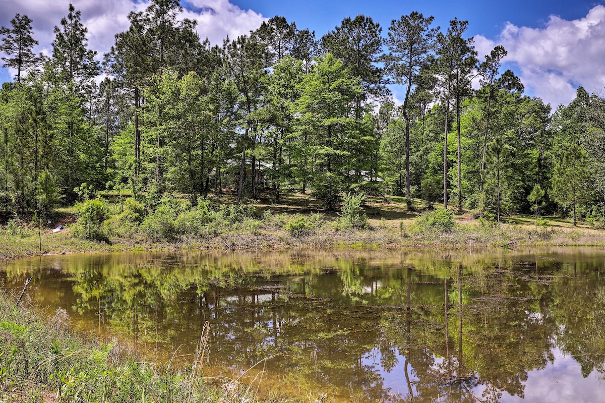 Secluded Cabin w/Pond - 37 Mi. to Gulf Coast!