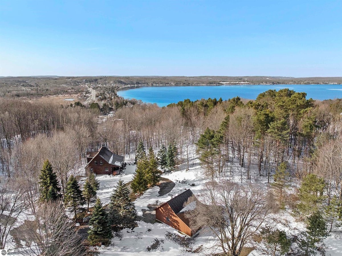 The Hillside Hideaway at Crystal Lake - Great Spa ！