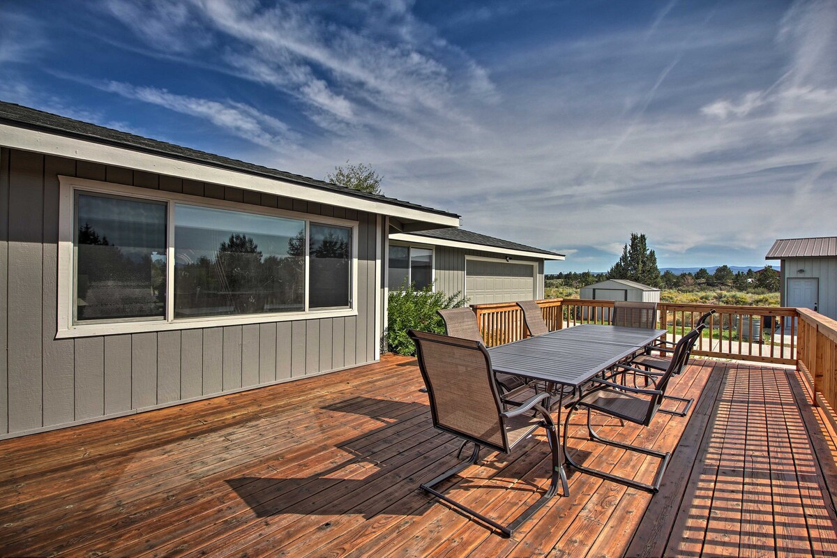 Updated Farmhouse w/ Deck on Central Oregon Canal!