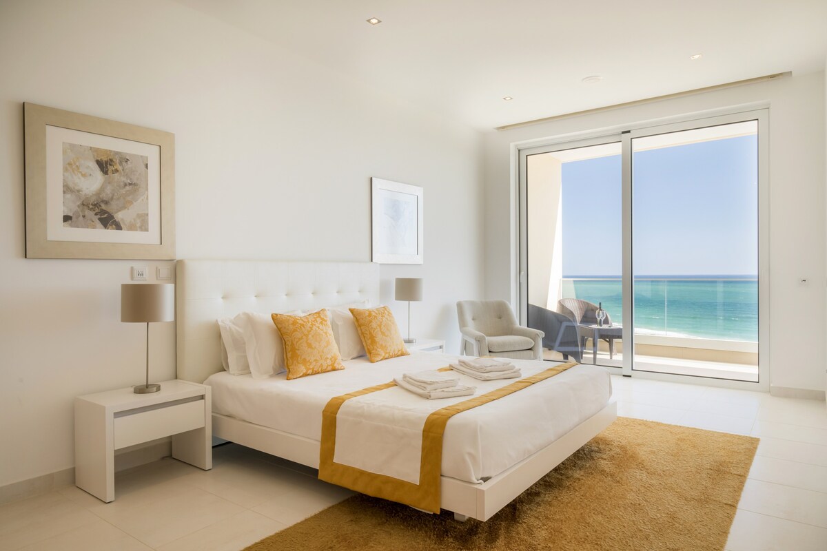 Beach View Apartment by Blue Diamond