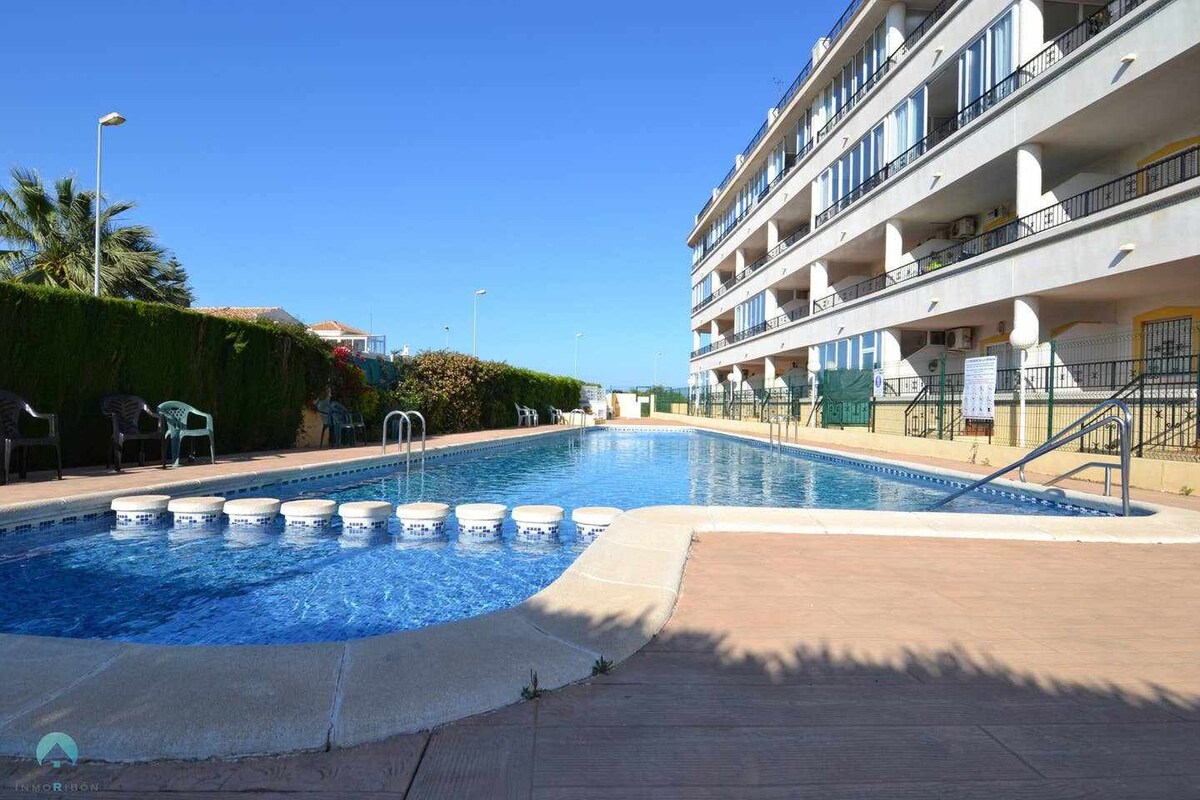 2 Bedroom Apartment with pool and beach