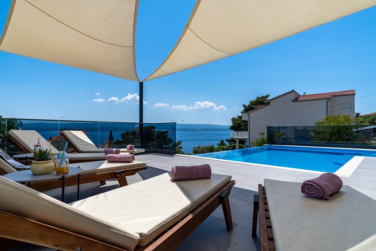 Villa Soriano, heated pool, sea view,130m from sea