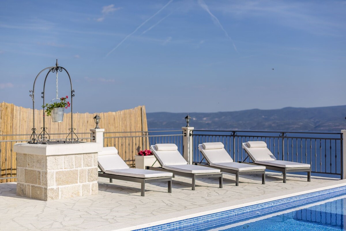 Luxury villa Libar near Split, heated pool