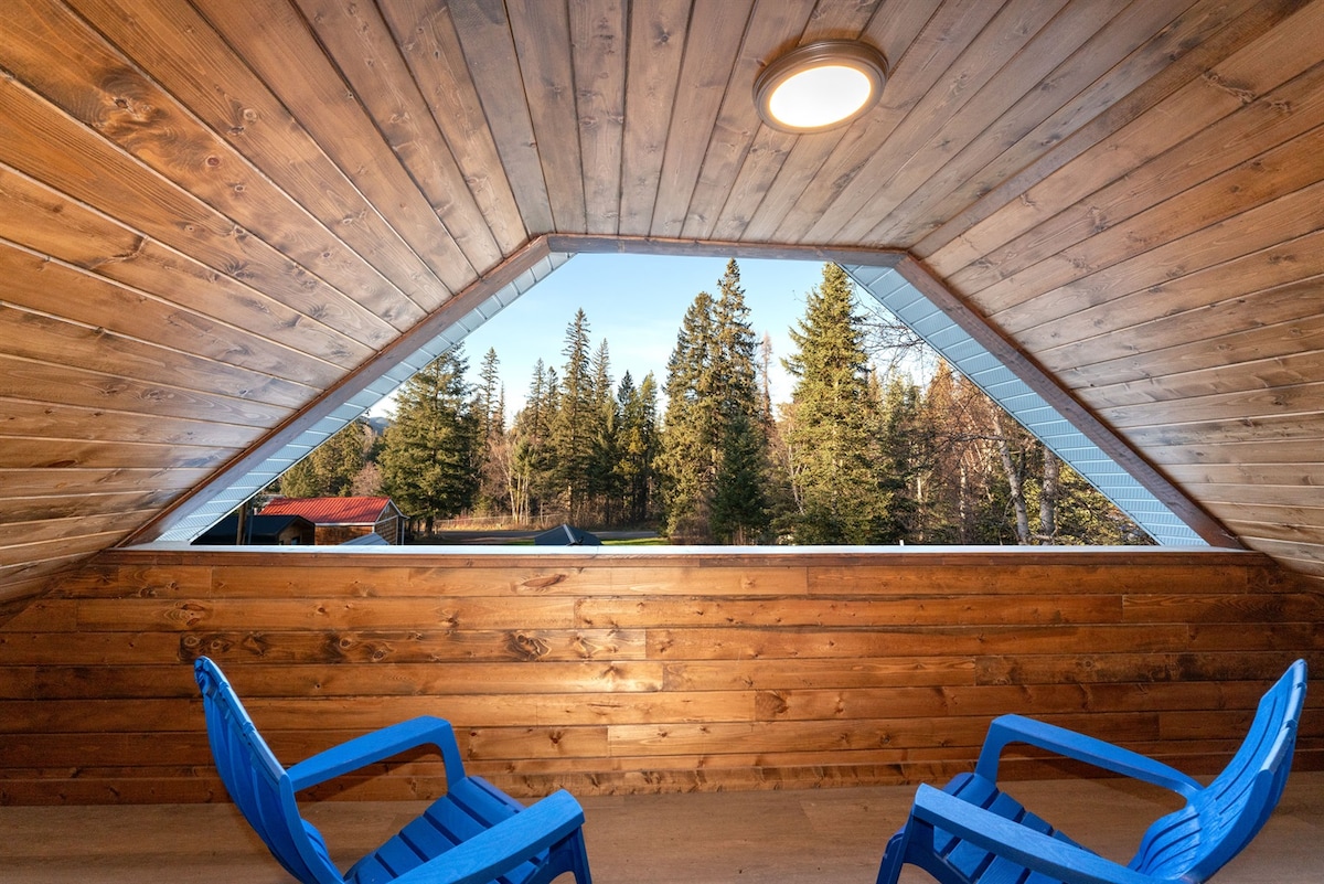 Blue Cabin Loft at Spotted Bear Retreat