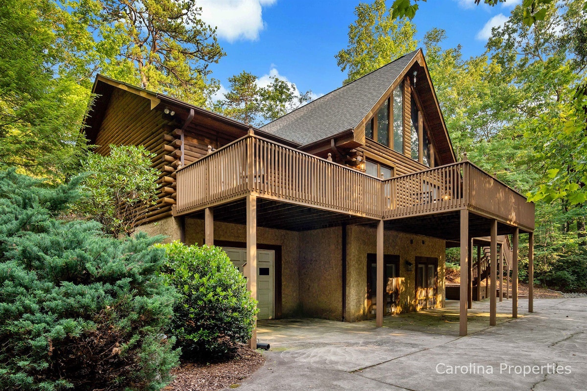 Lazy Bear Lodge by Carolina Properties