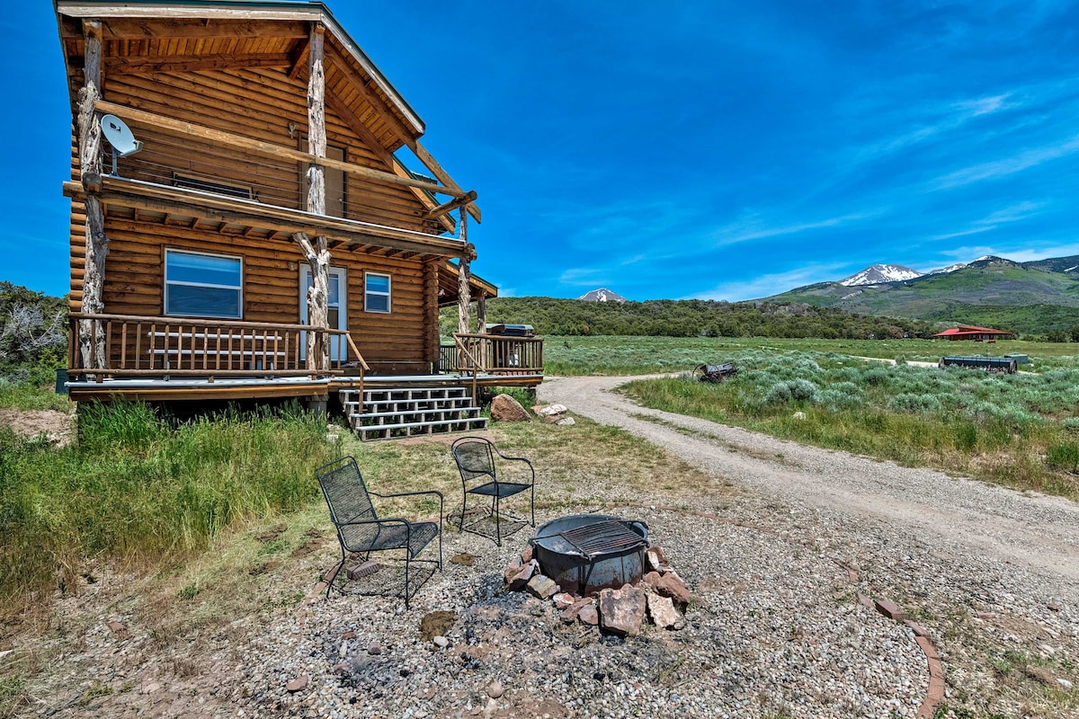 Cabin w/ Fire Pit, Views & BBQ: 18 Mi to Moab!