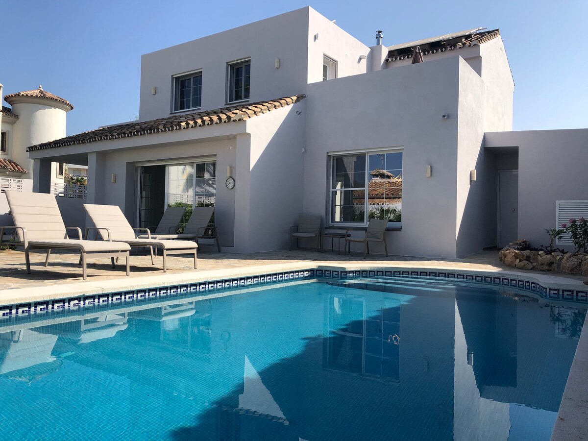 Superb Quality New Modern Style Villa In Las Chapas, Marbella!