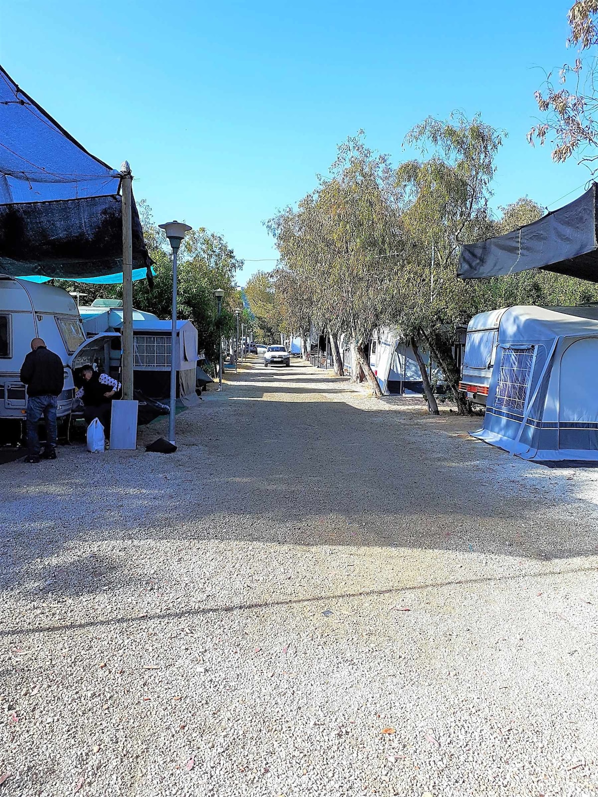 大篷车、汽车房或帐篷的空地段。