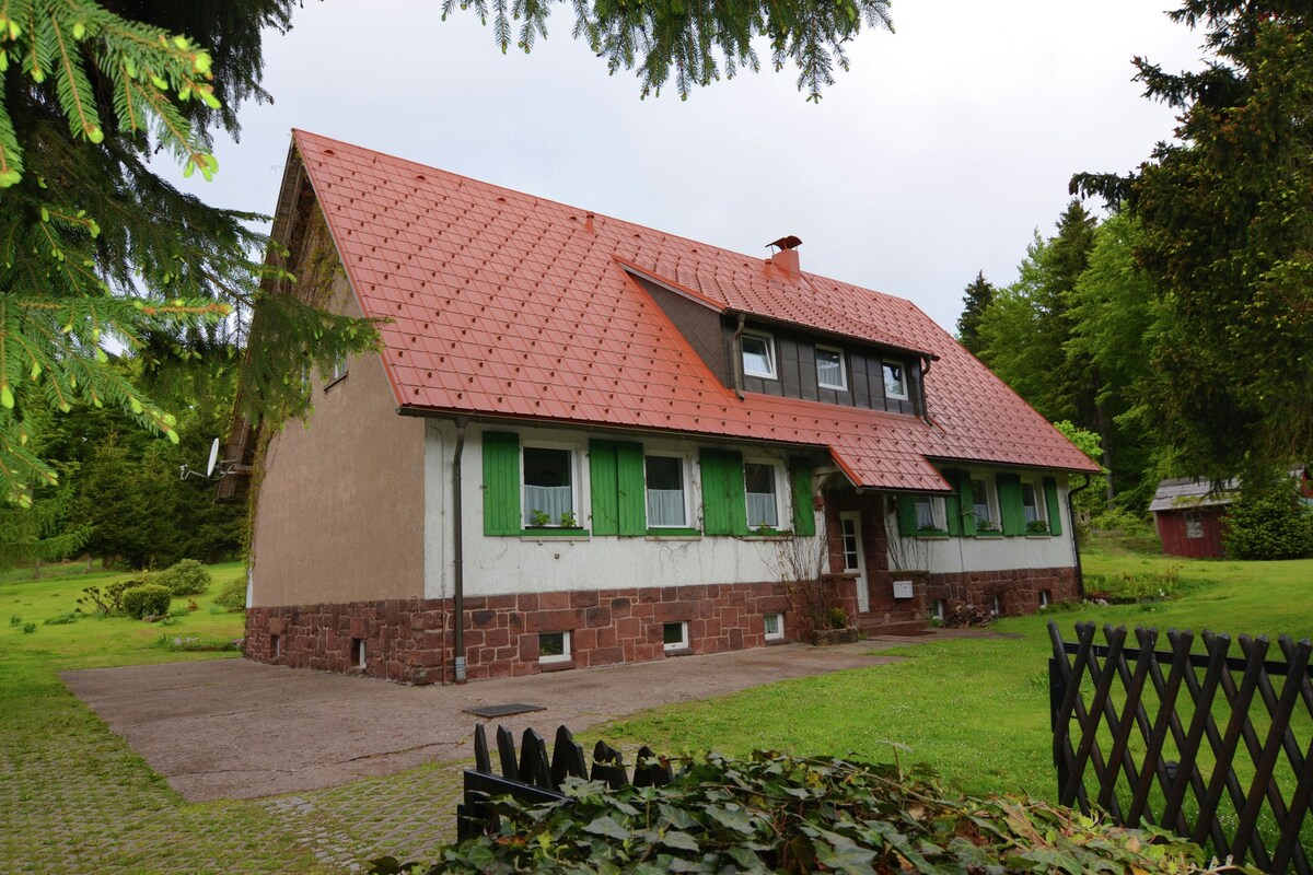 Modern Apartment in Tabarz/Thüringer Wald with Garden