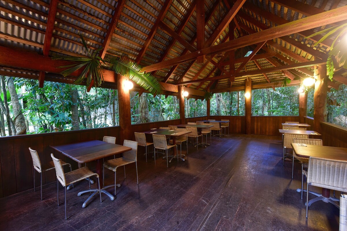 Ferntree Rainforest Lodge Private Cabin