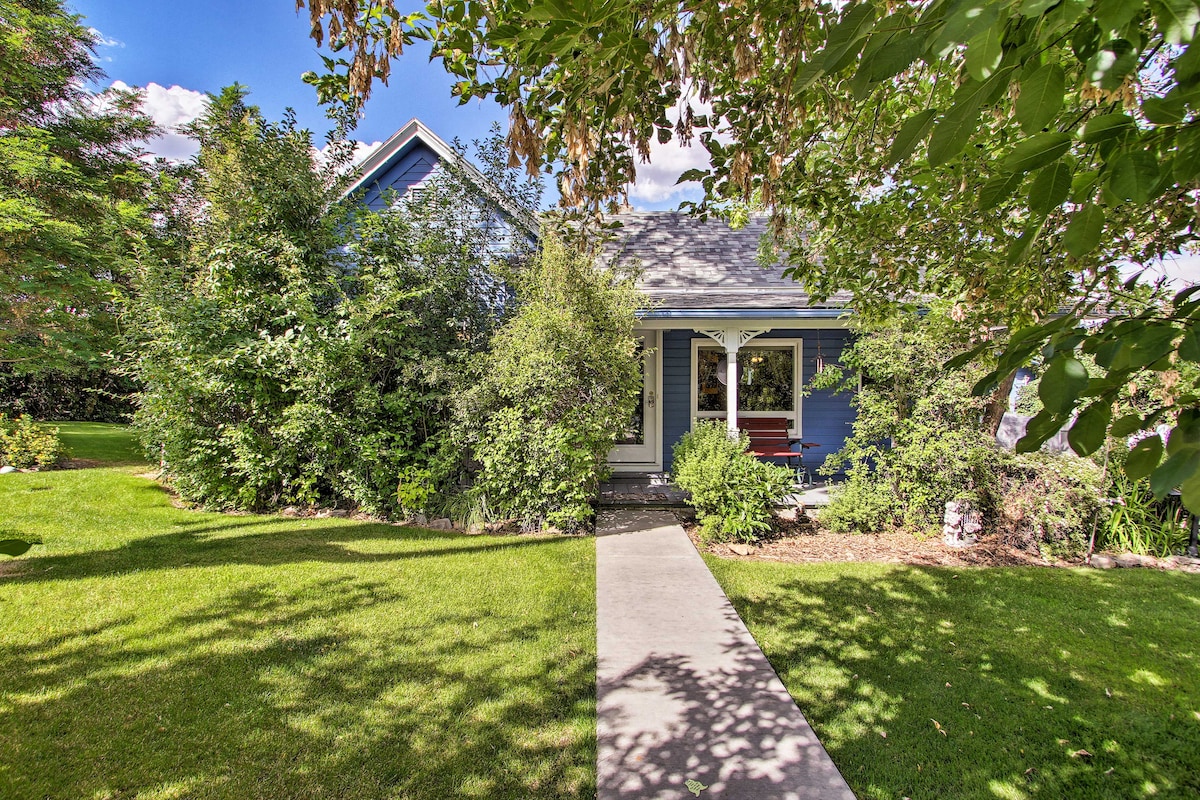 Cozy Home w/ Hot Tub: Half Mi to Salmon River!