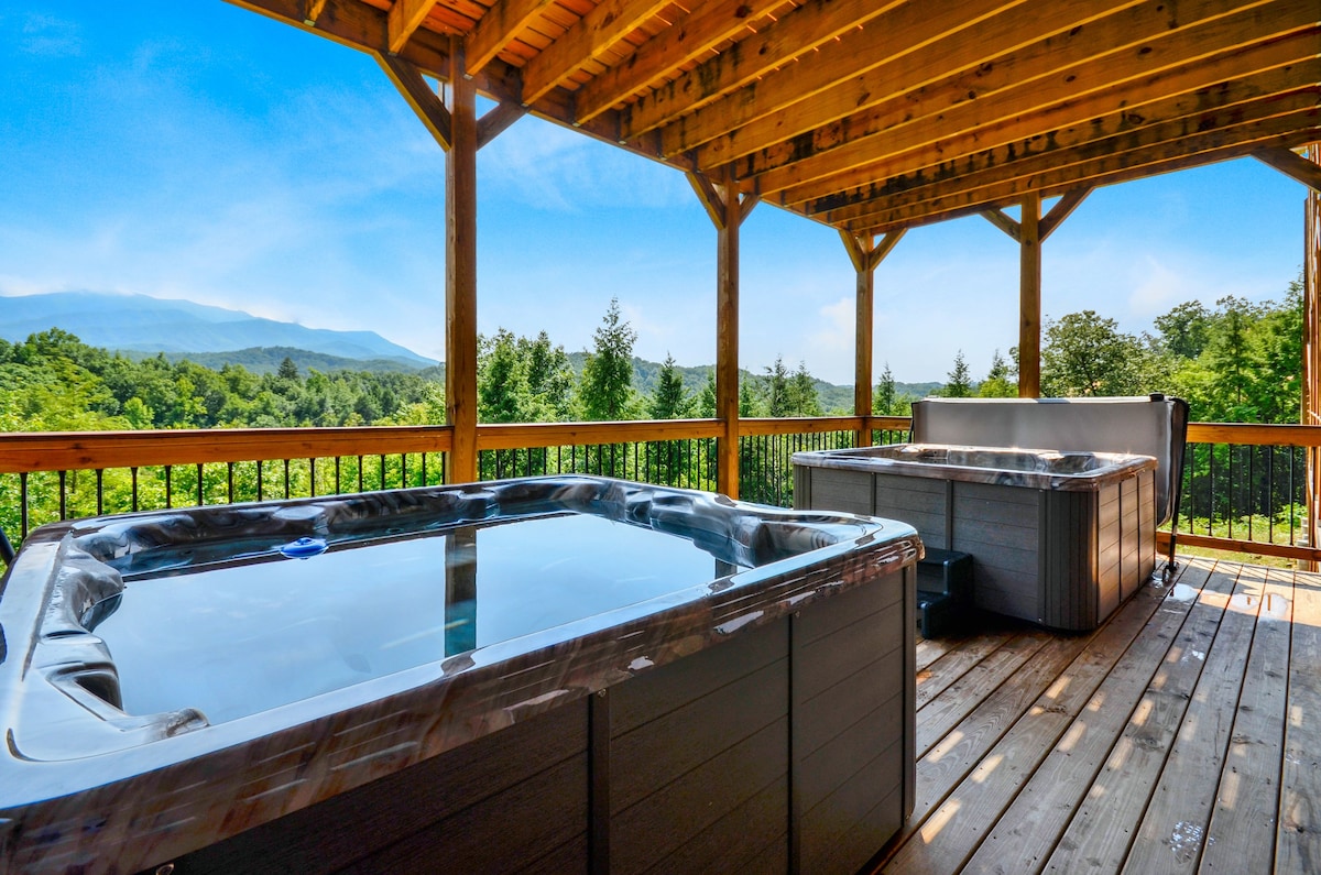 Luxury 14BR Haven: Views, Games, Hot Tubs