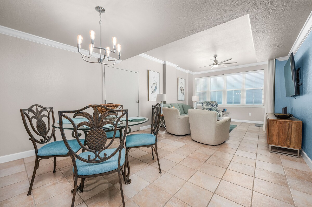 608B Inn at Crystal Beach Luxury Beachfront Condo