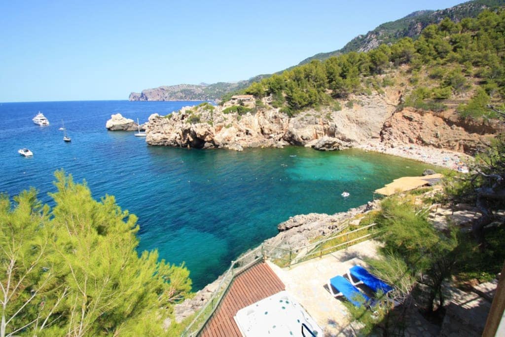 Cala Deia。马略卡岛最佳景点