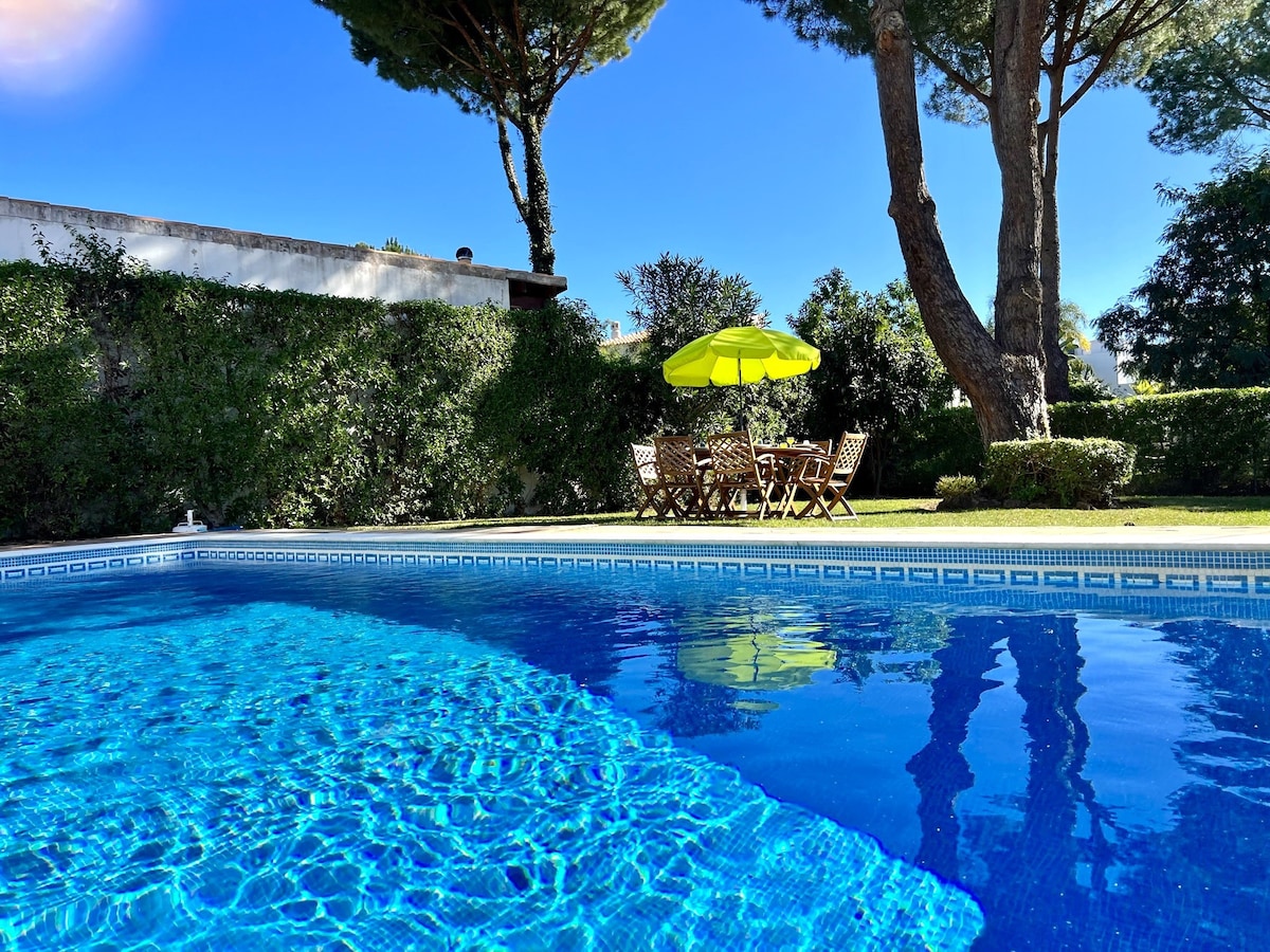 Vilamoura Ocean Villa With Pool by Homing