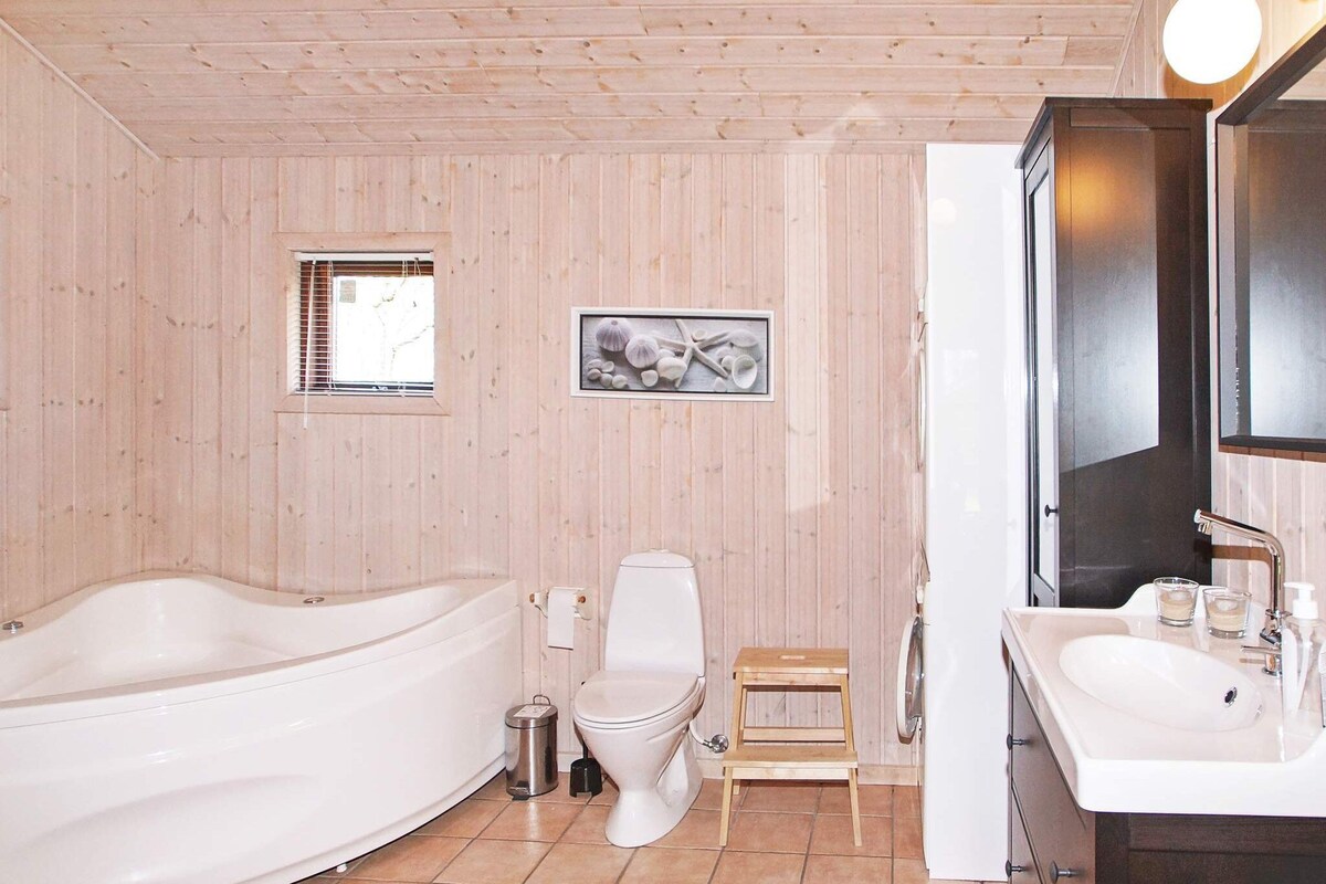 8 person holiday home in hemmet