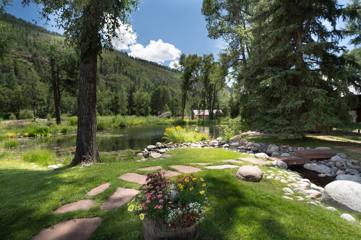 Private Creek and Pond, Sleeps 10, Fish and Hike!