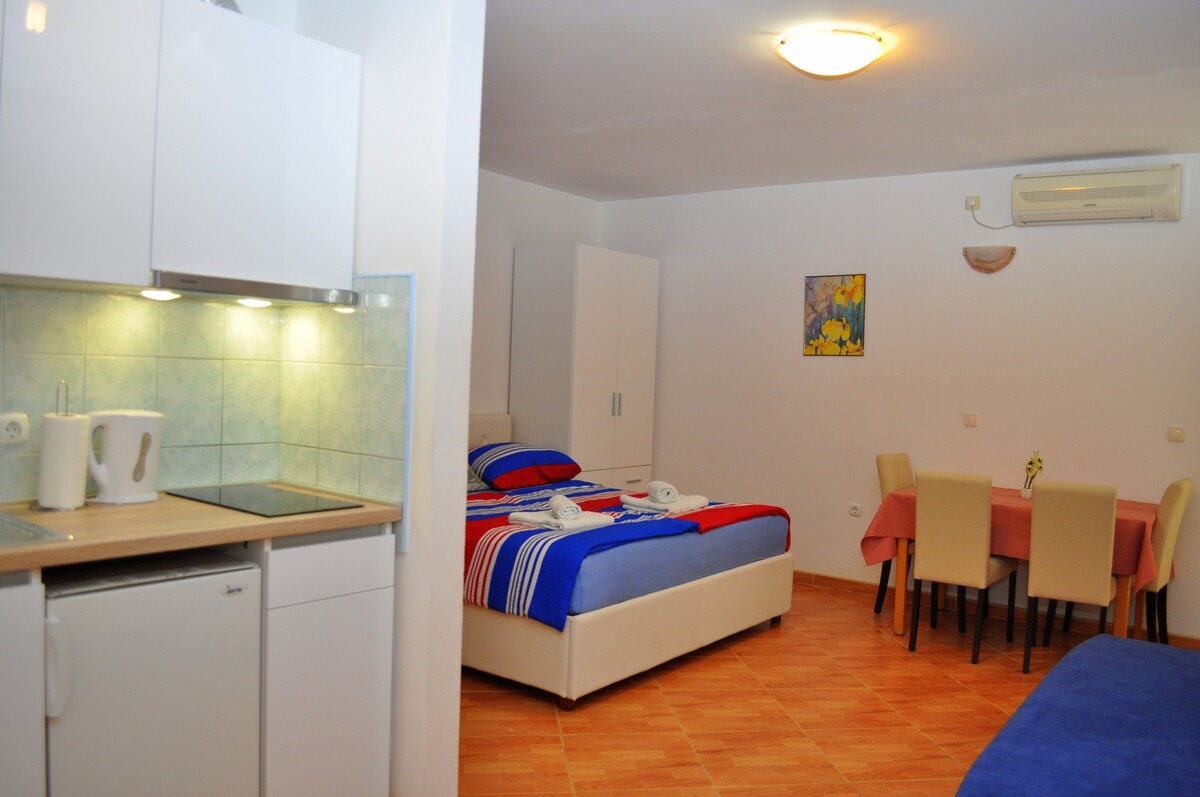 AS-14667-a Studio flat with balcony and sea view