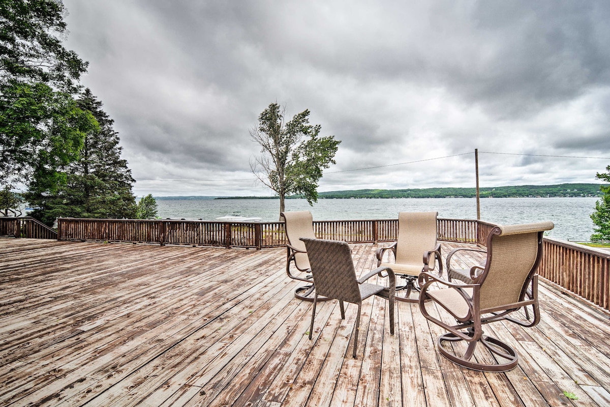 Lake Charlevoix Home w/ Deck, Walk to Downtown!