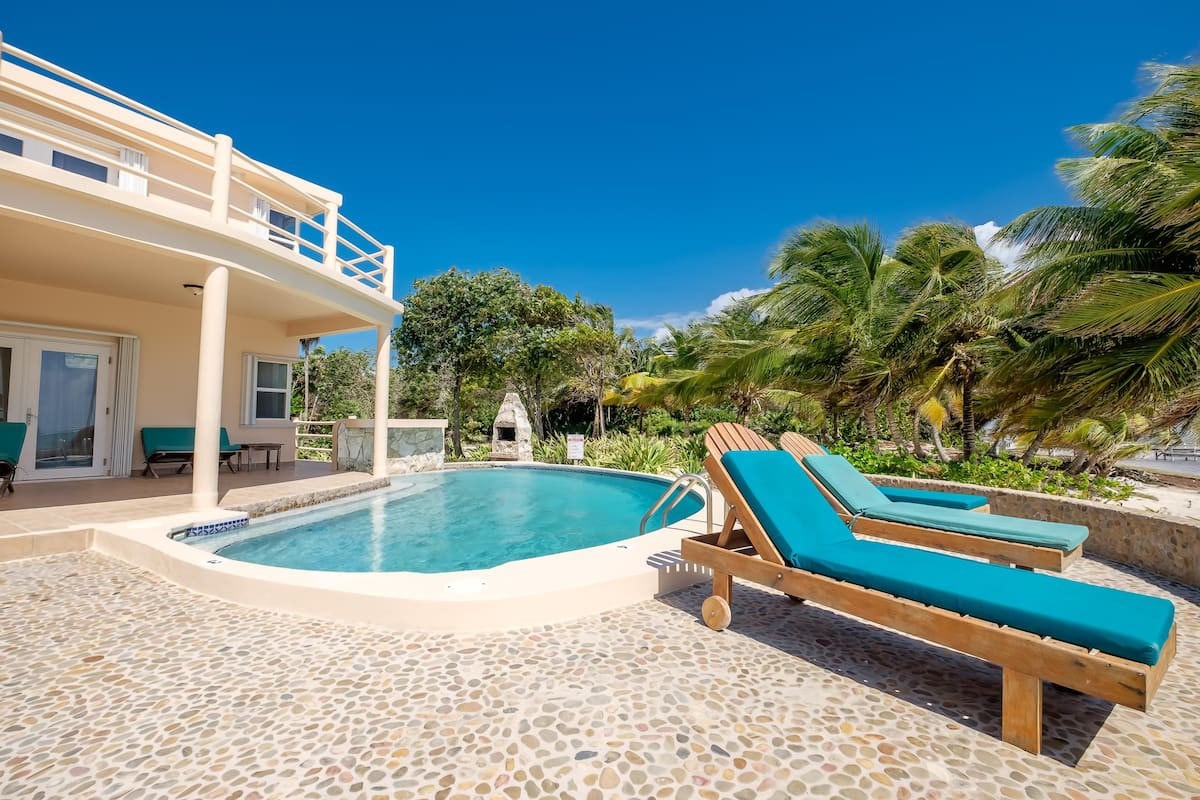 Spacious 2 Story Beachfront Home + Pool, Caretaker