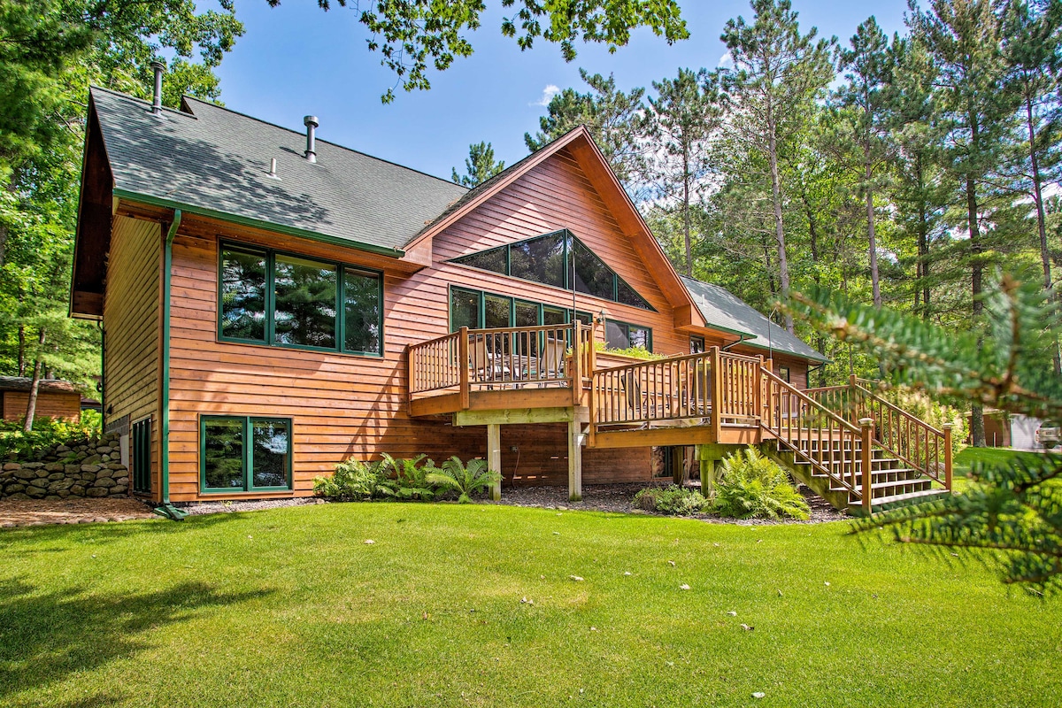 Private Retreat w/ Dock on Middle Eau Claire Lake!