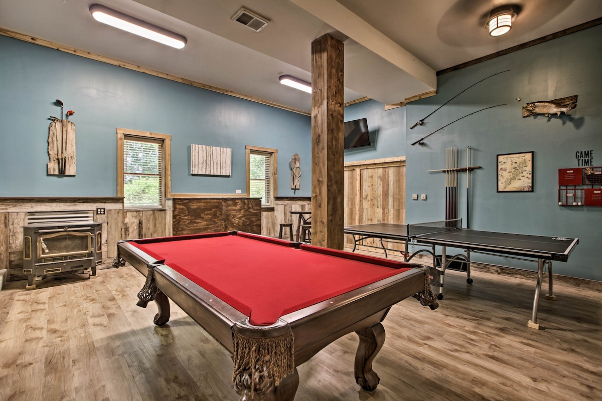 Spacious McGaheysville Family Retreat w/ Game Room