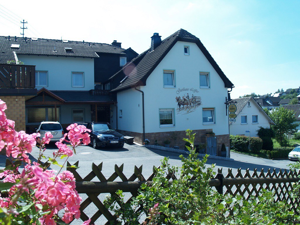 Pension Löffler (Steinbach am Wald) ，四床房