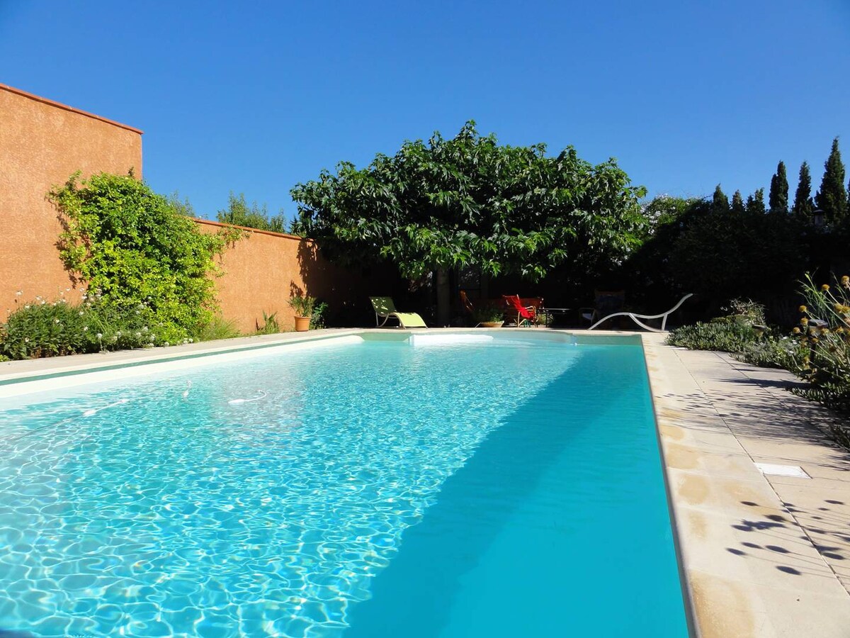 ENTRE MER ET MONTAGNES JOLI GITE TRADITIONNEL 6 PERS JARDIN GRANDE PISCINE PRIVÉE TERRAIN DE PETANQUE TOTALEMENT CALME